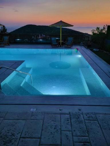 "Stergiou Luxury Apartment 2Nd Floor" Με Κοινη Πισινα Saronida Exterior foto